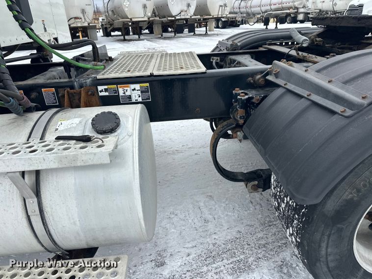 image for item FK1555 2016 Kenworth T880 semi truck