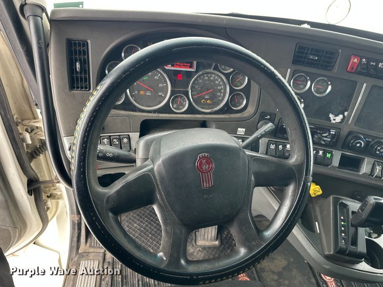 image for item FK1555 2016 Kenworth T880 semi truck