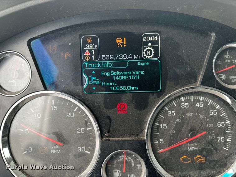 image for item FK1555 2016 Kenworth T880 semi truck