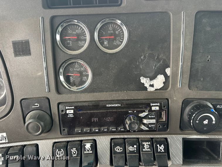 image for item FK1555 2016 Kenworth T880 semi truck