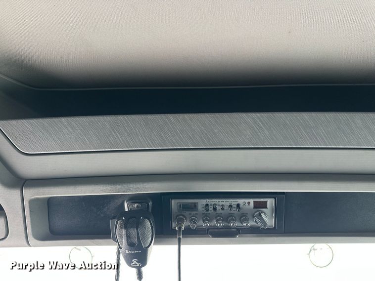 image for item FK1555 2016 Kenworth T880 semi truck