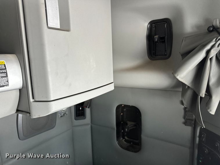 image for item FK1555 2016 Kenworth T880 semi truck