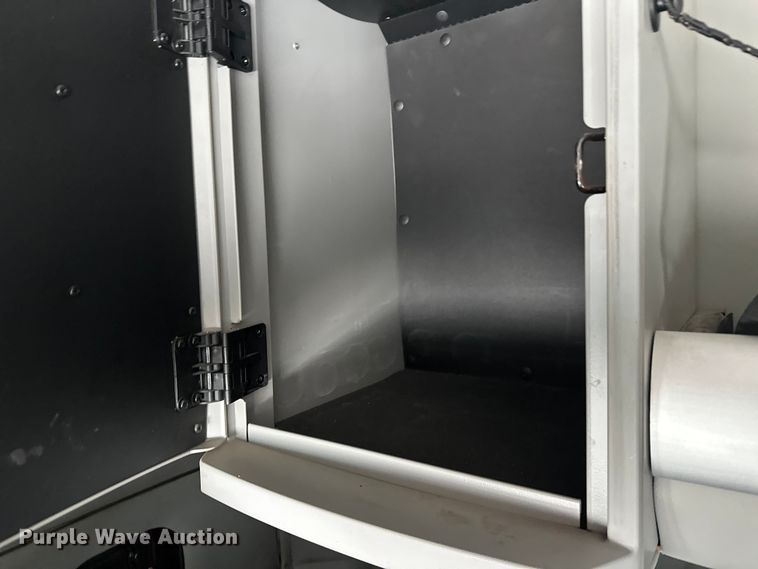 image for item FK1555 2016 Kenworth T880 semi truck