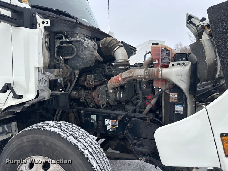 image for item FK1555 2016 Kenworth T880 semi truck