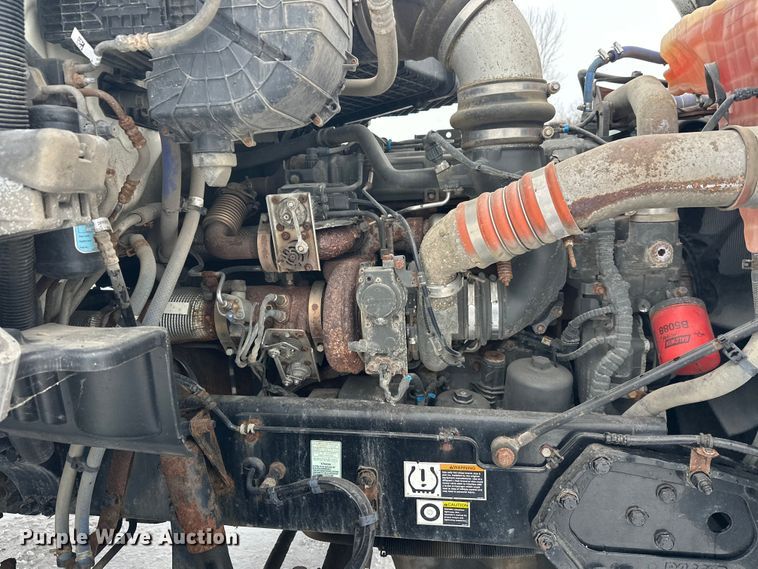 image for item FK1555 2016 Kenworth T880 semi truck