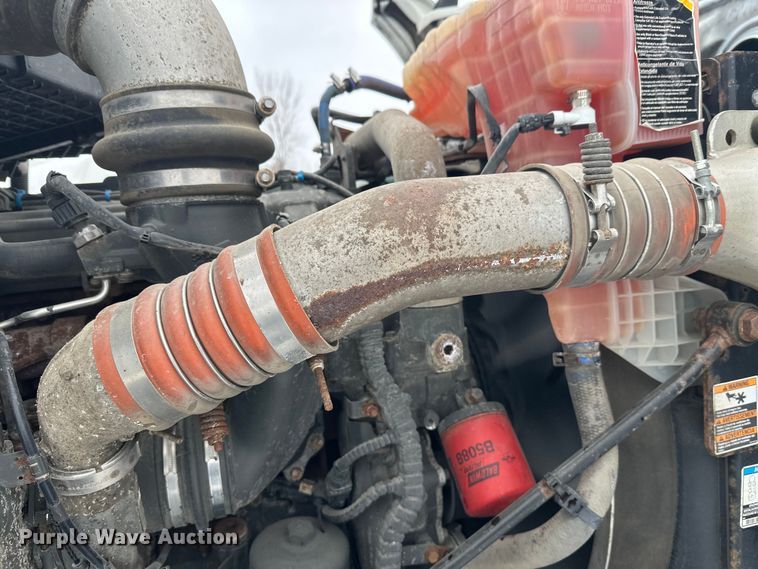 image for item FK1555 2016 Kenworth T880 semi truck