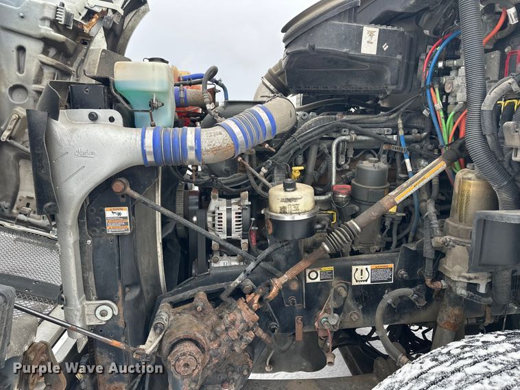 image for item FK1555 2016 Kenworth T880 semi truck