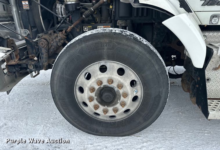 image for item FK1555 2016 Kenworth T880 semi truck