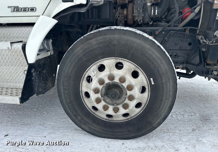 image for item FK1555 2016 Kenworth T880 semi truck