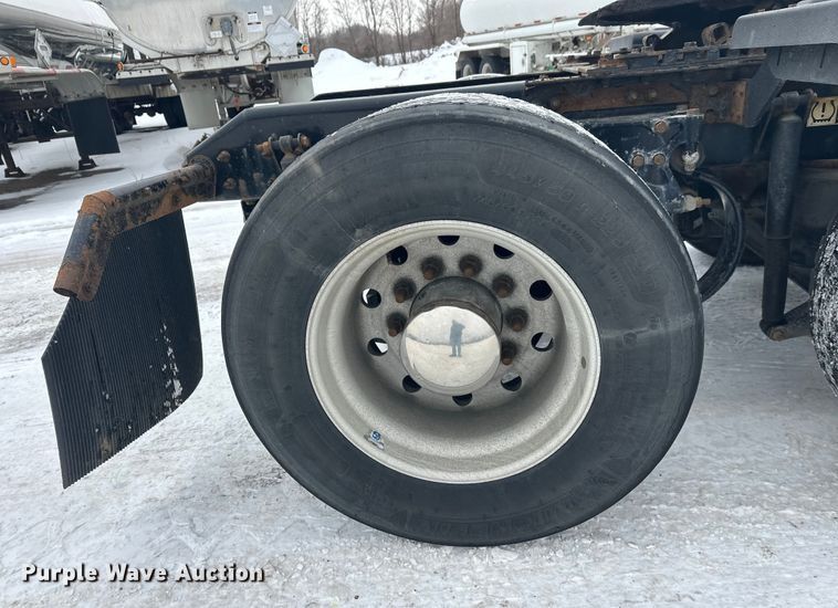 image for item FK1555 2016 Kenworth T880 semi truck