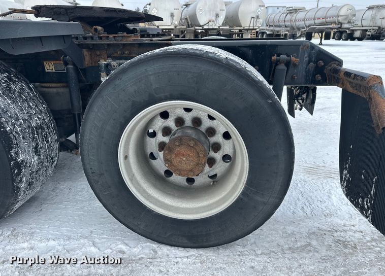 image for item FK1555 2016 Kenworth T880 semi truck