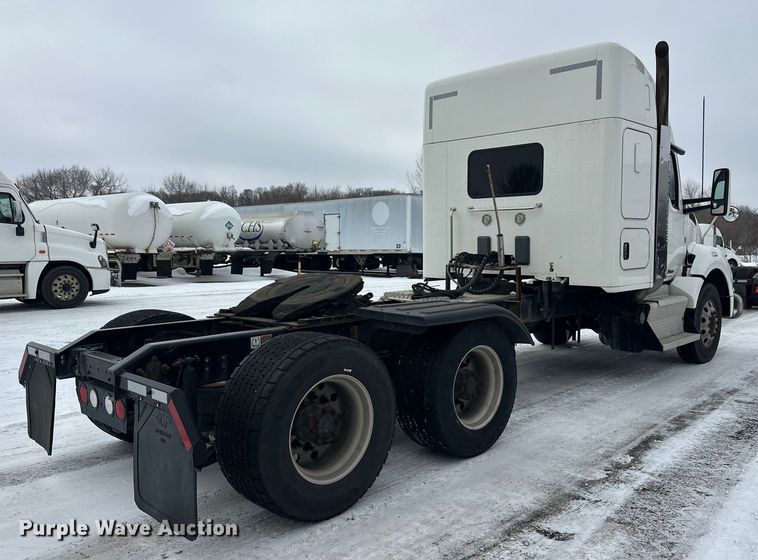 image for item FK1560 2016 Kenworth T880 semi truck