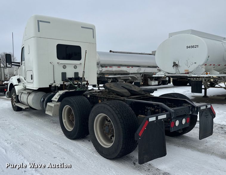 image for item FK1560 2016 Kenworth T880 semi truck