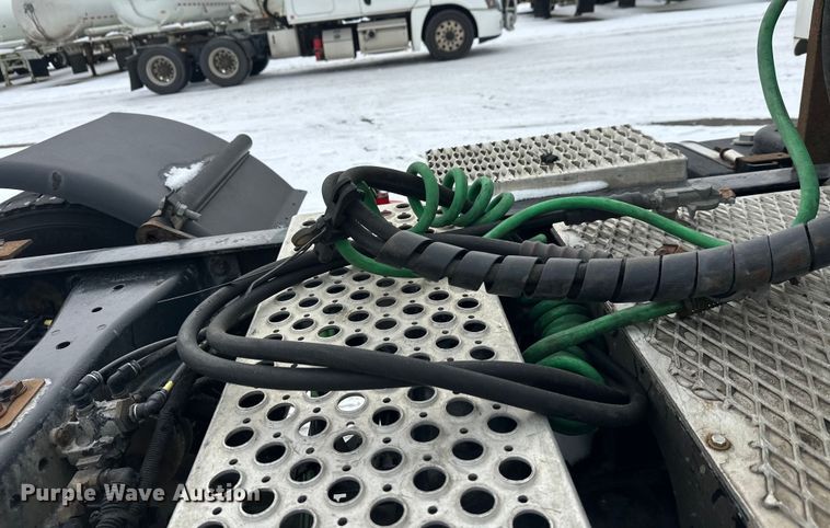 image for item FK1560 2016 Kenworth T880 semi truck