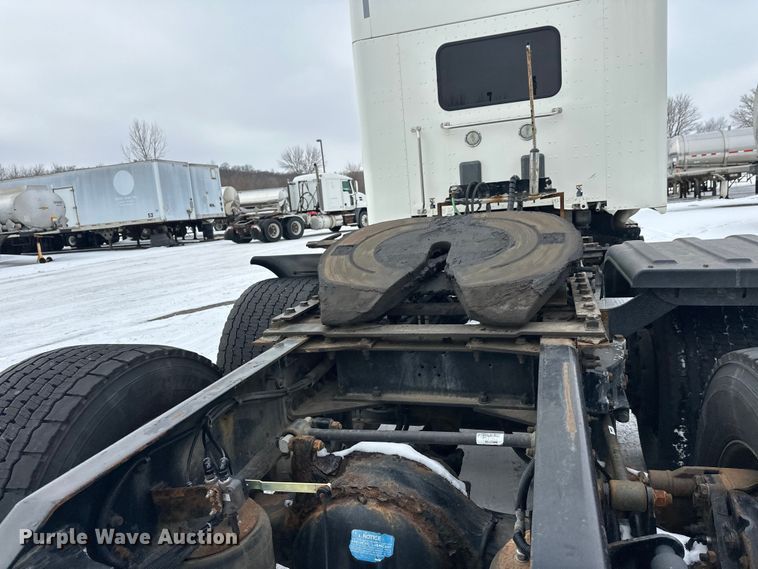 image for item FK1560 2016 Kenworth T880 semi truck