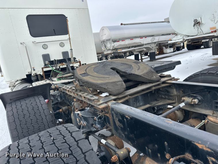 image for item FK1560 2016 Kenworth T880 semi truck