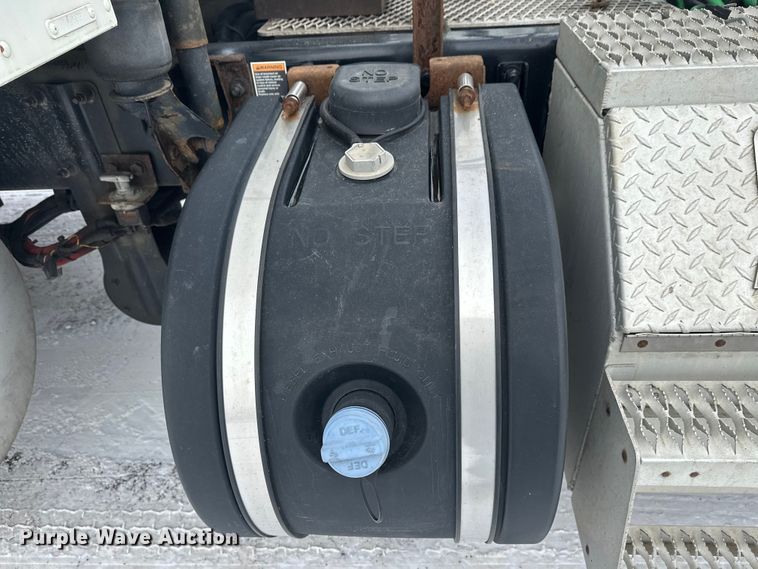 image for item FK1560 2016 Kenworth T880 semi truck