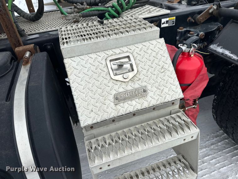 image for item FK1560 2016 Kenworth T880 semi truck