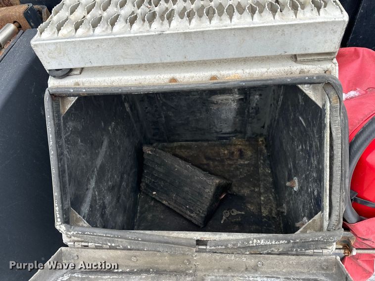 image for item FK1560 2016 Kenworth T880 semi truck