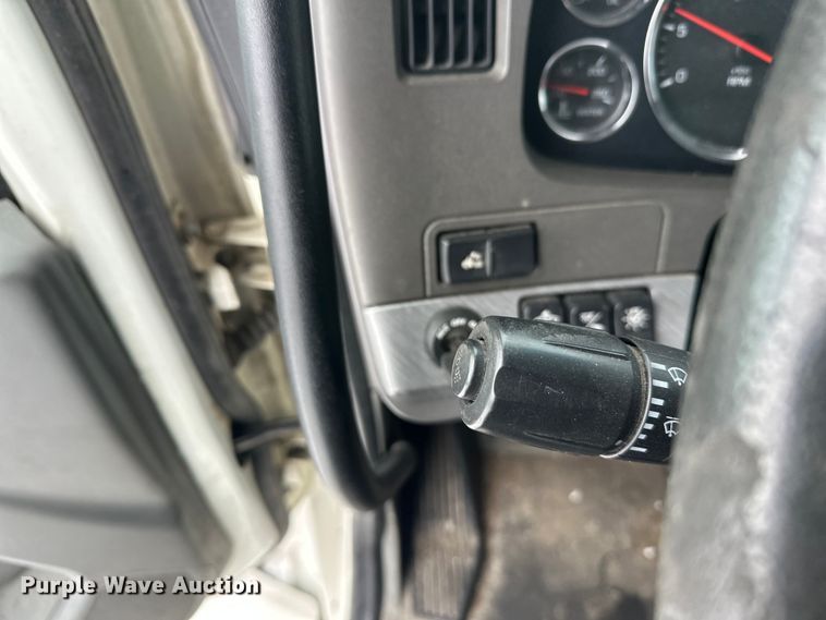 image for item FK1560 2016 Kenworth T880 semi truck