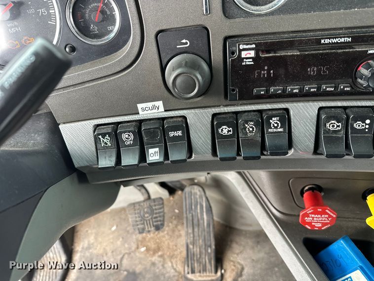 image for item FK1560 2016 Kenworth T880 semi truck