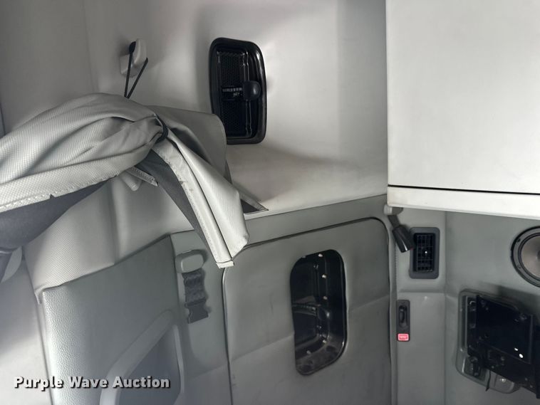 image for item FK1560 2016 Kenworth T880 semi truck