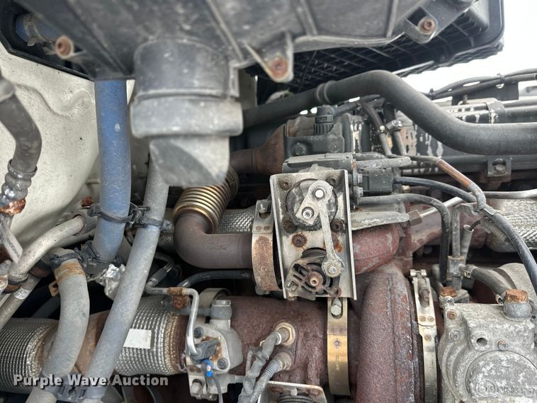 image for item FK1560 2016 Kenworth T880 semi truck