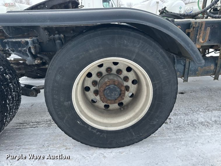 image for item FK1560 2016 Kenworth T880 semi truck