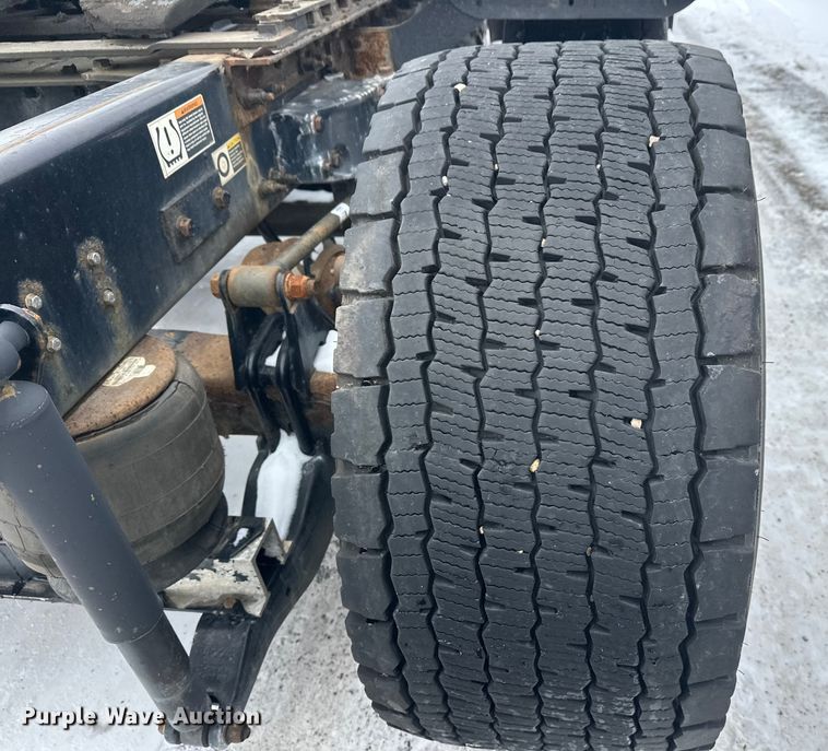 image for item FK1560 2016 Kenworth T880 semi truck