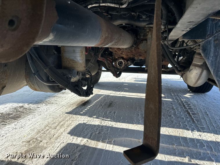 image for item FK1563 2016 Kenworth T880 semi truck