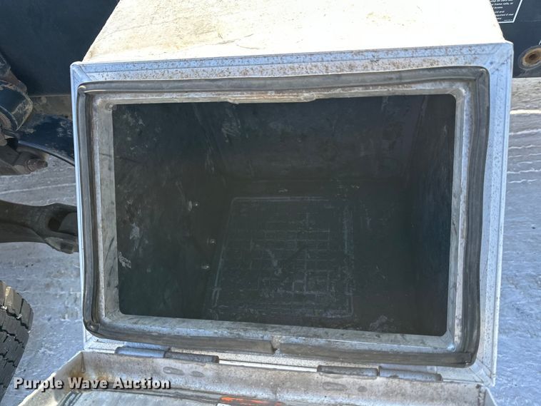 image for item FK1563 2016 Kenworth T880 semi truck