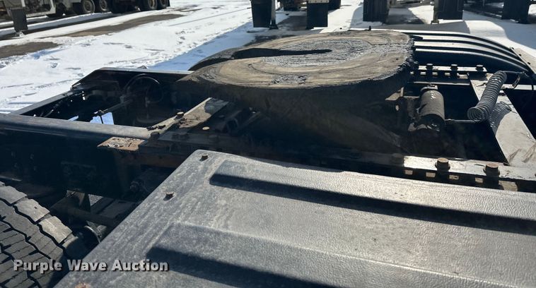 image for item FK1563 2016 Kenworth T880 semi truck