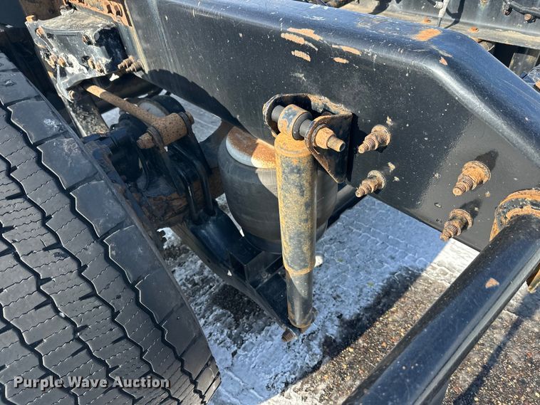 image for item FK1563 2016 Kenworth T880 semi truck