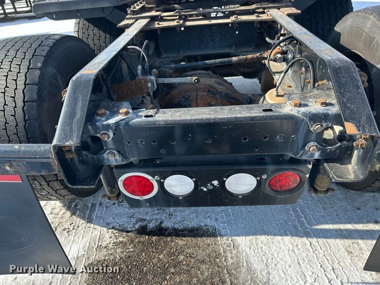 image for item FK1563 2016 Kenworth T880 semi truck