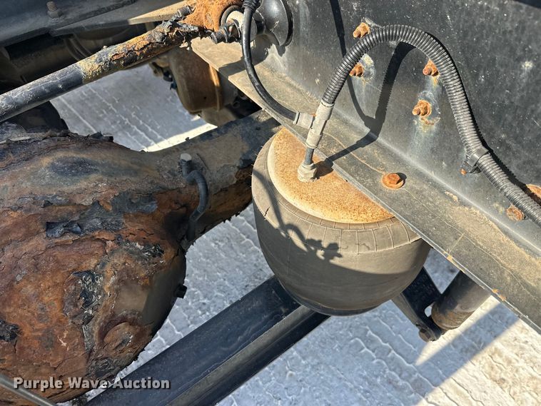 image for item FK1563 2016 Kenworth T880 semi truck