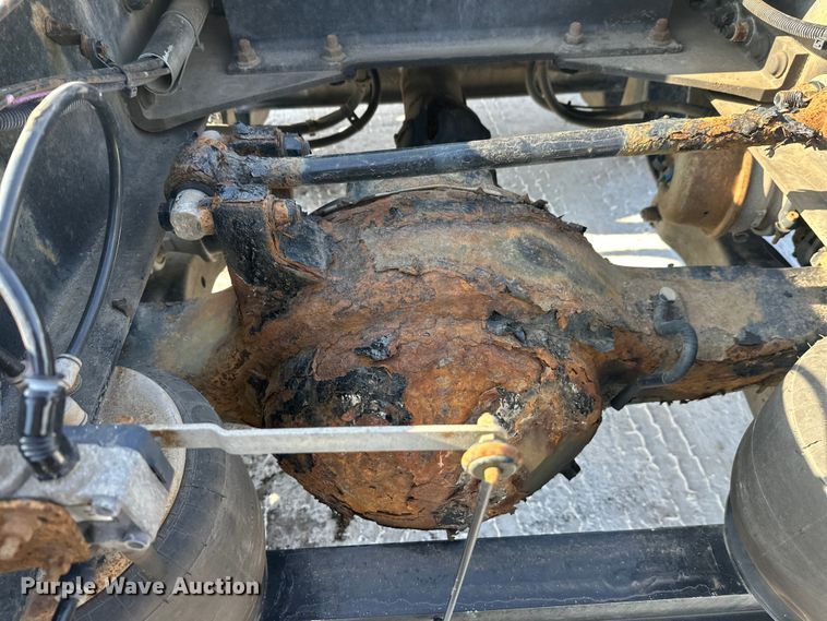 image for item FK1563 2016 Kenworth T880 semi truck