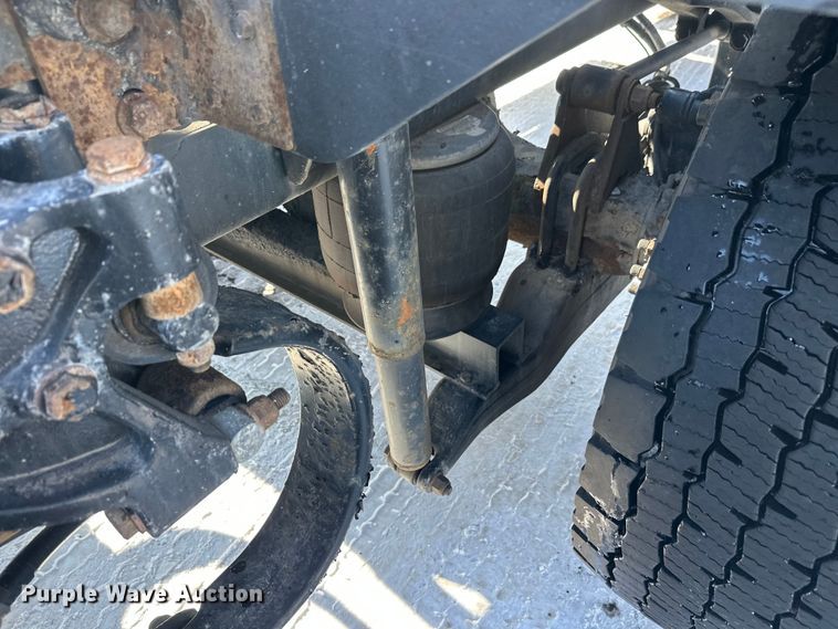 image for item FK1563 2016 Kenworth T880 semi truck