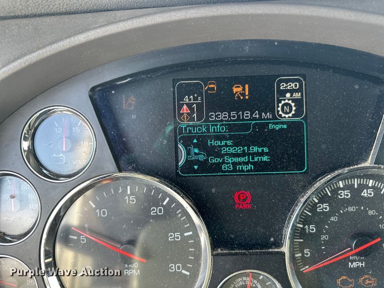 image for item FK1563 2016 Kenworth T880 semi truck