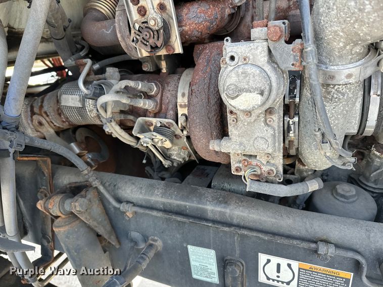 image for item FK1563 2016 Kenworth T880 semi truck