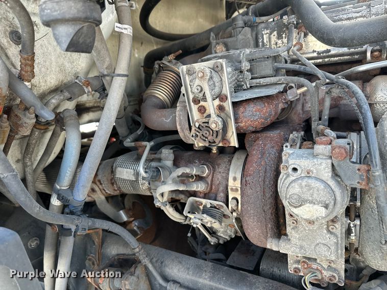 image for item FK1563 2016 Kenworth T880 semi truck