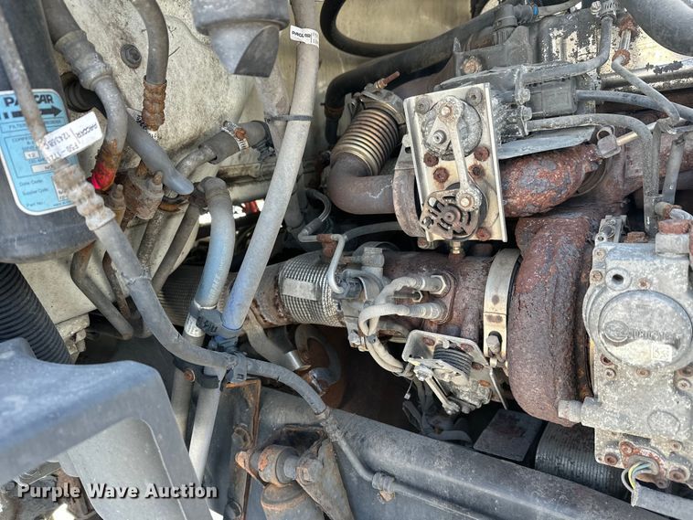 image for item FK1563 2016 Kenworth T880 semi truck