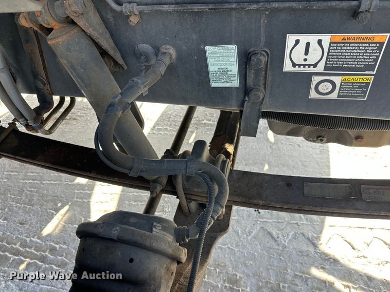 image for item FK1563 2016 Kenworth T880 semi truck