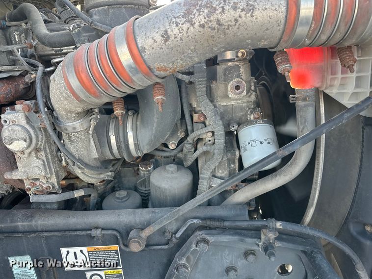 image for item FK1563 2016 Kenworth T880 semi truck