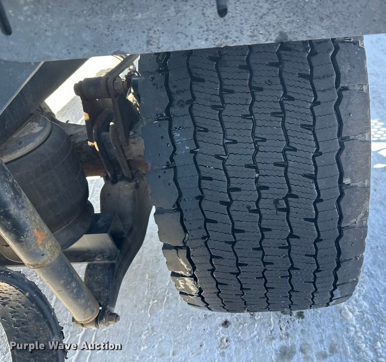 image for item FK1563 2016 Kenworth T880 semi truck