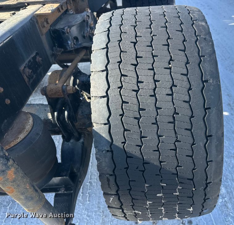 image for item FK1563 2016 Kenworth T880 semi truck