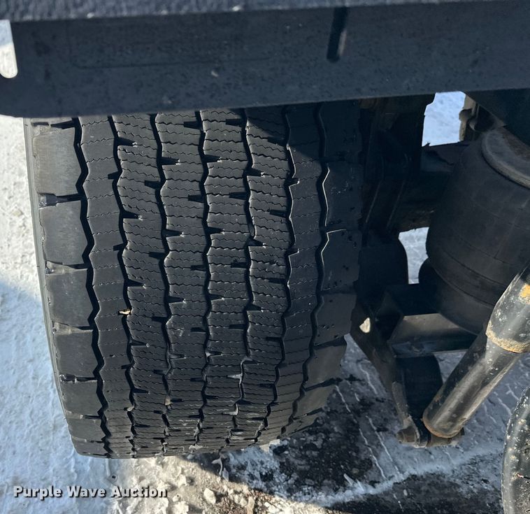 image for item FK1563 2016 Kenworth T880 semi truck