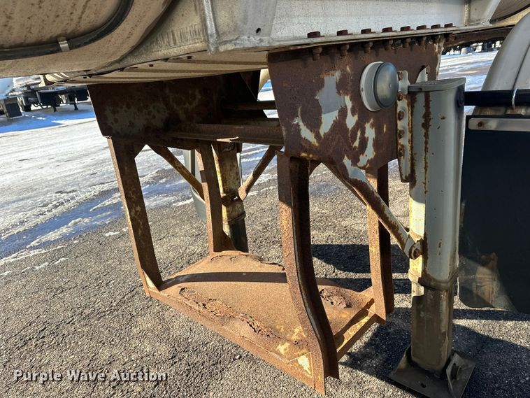 image for item FK1566 1996 Polar asphalt trailer