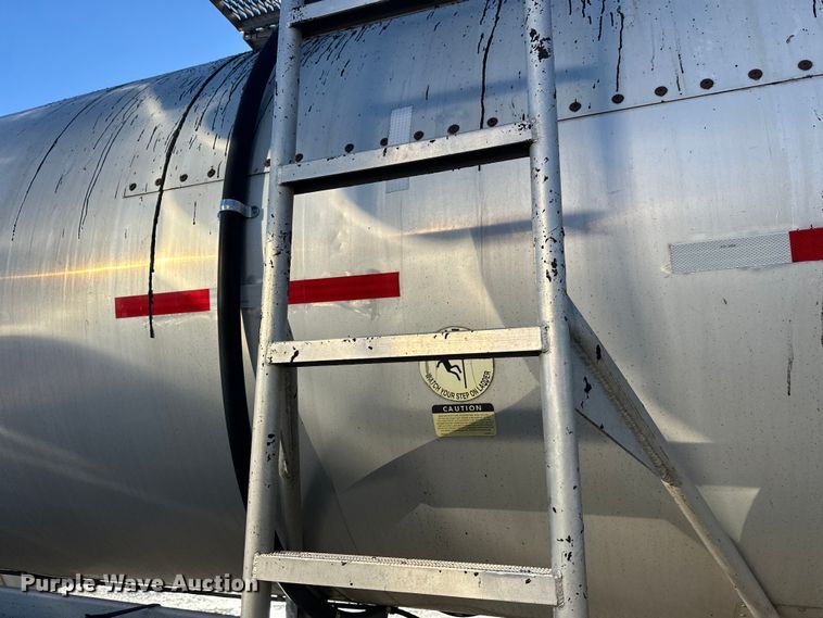 image for item FK1566 1996 Polar asphalt trailer