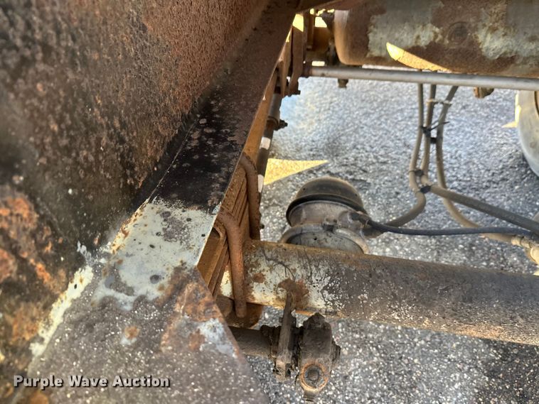 image for item FK1566 1996 Polar asphalt trailer