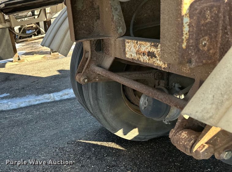 image for item FK1566 1996 Polar asphalt trailer